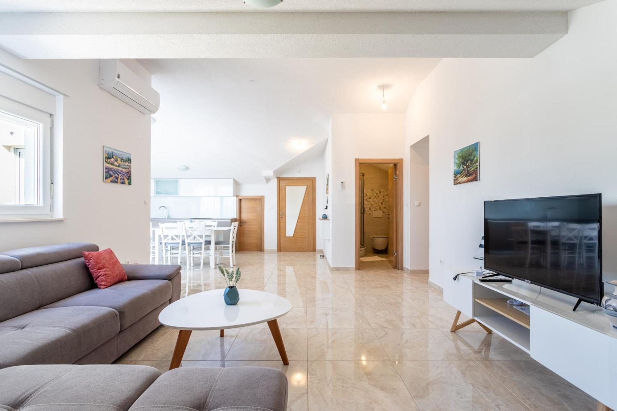 Villa Ana Perfect For Families With Kids And Groups,House With Heated Pool Podstrana Zewnętrze zdjęcie
