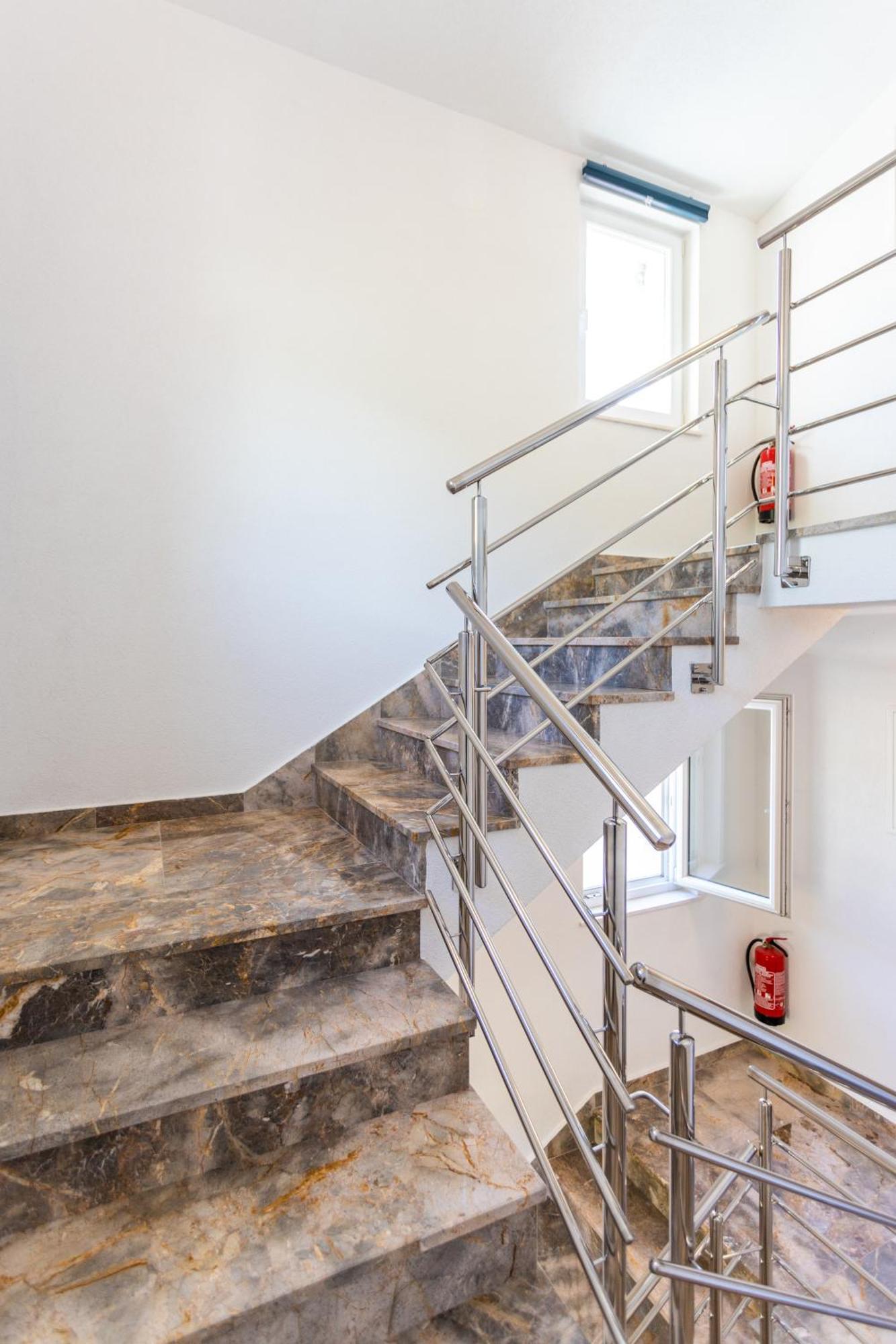 Villa Ana Perfect For Families With Kids And Groups,House With Heated Pool Podstrana Zewnętrze zdjęcie